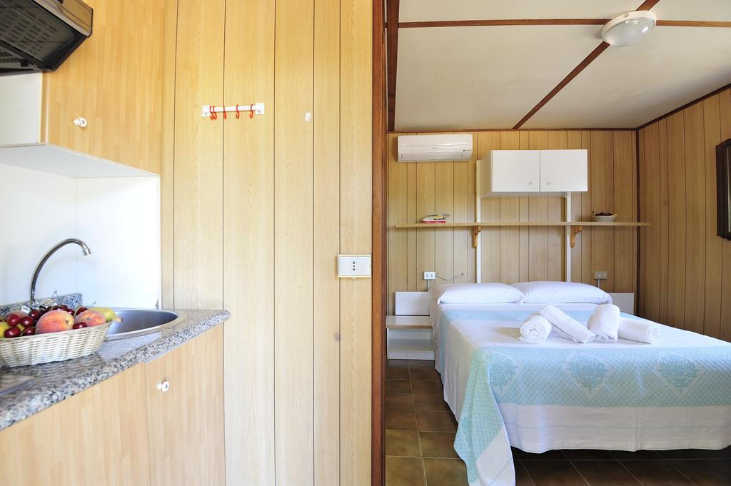Villaggio Camping Tesonis Beach Tertenìa Δωμάτιο φωτογραφία